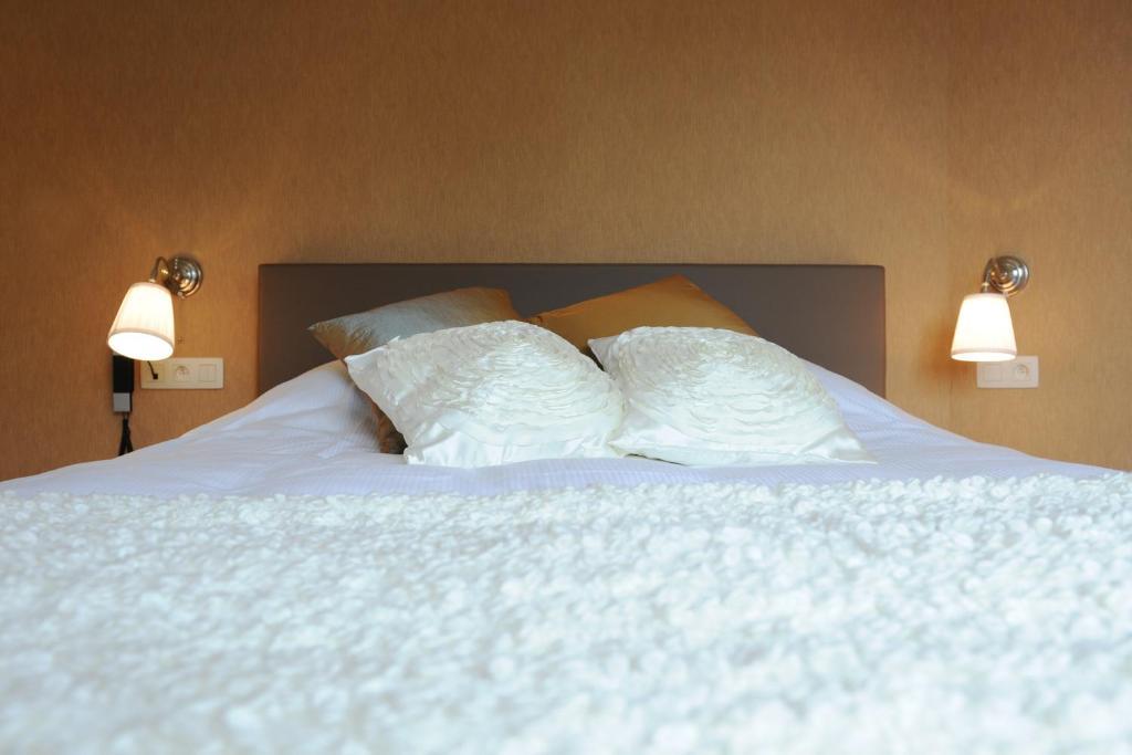 Charmehotel Villa Saporis Хаселт Стая снимка