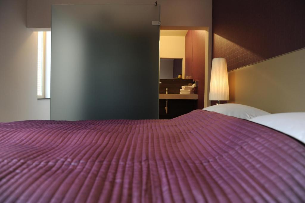 Charmehotel Villa Saporis Хаселт Стая снимка