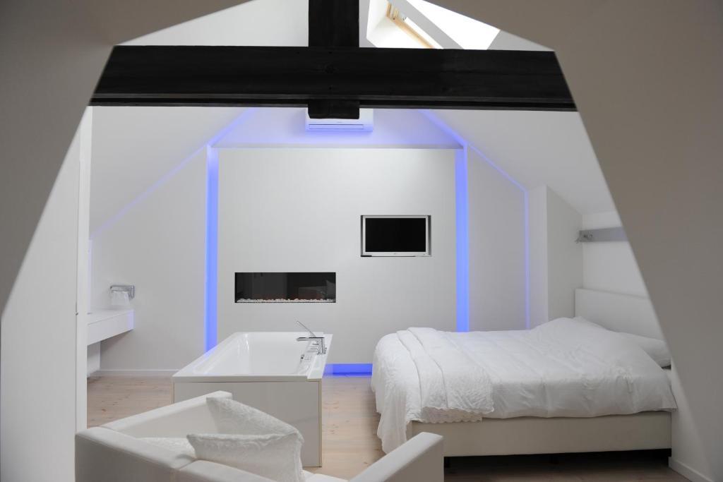 Charmehotel Villa Saporis Хаселт Стая снимка