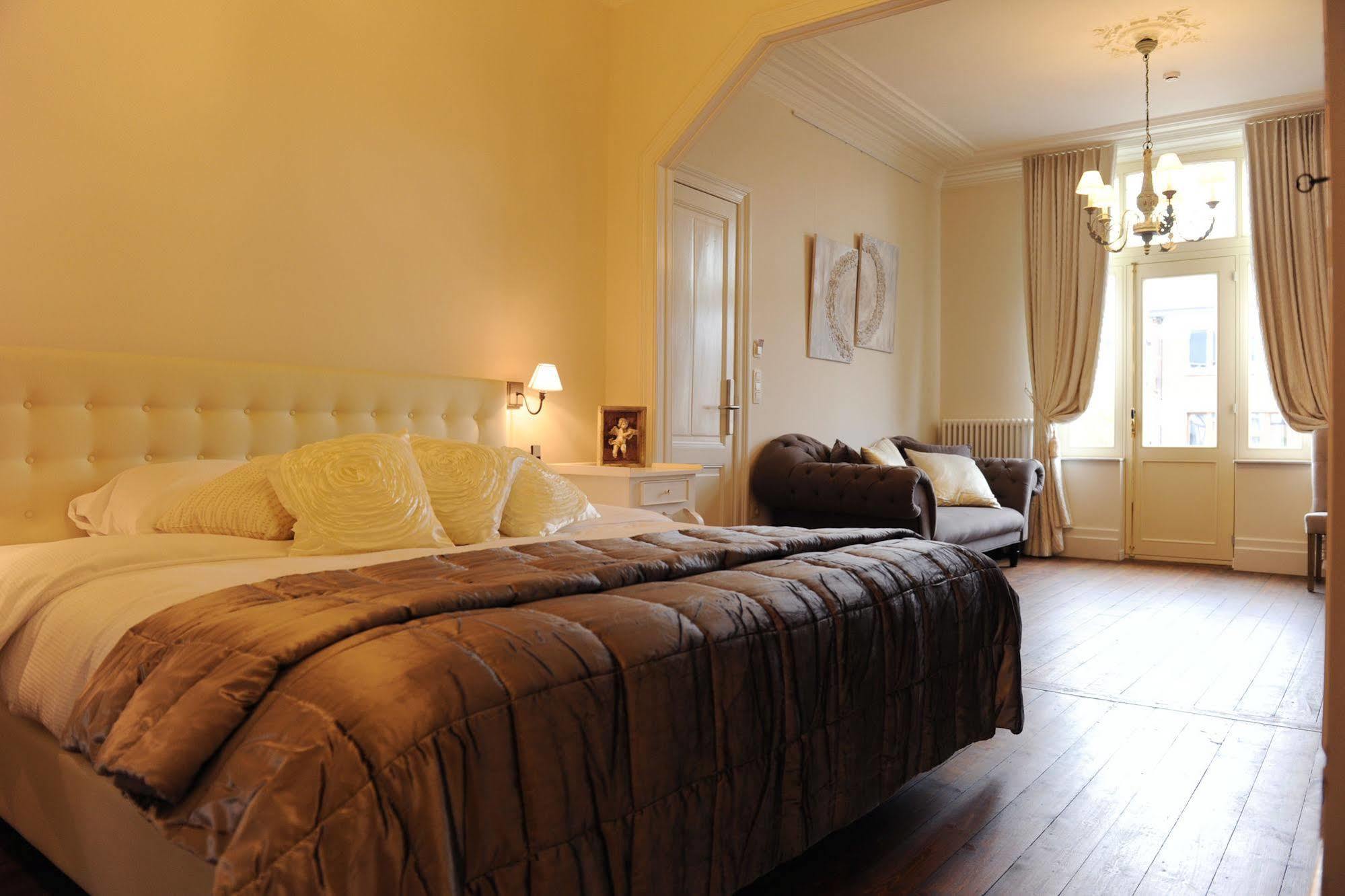Charmehotel Villa Saporis Хаселт Екстериор снимка